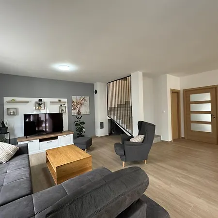 Tena Villa *