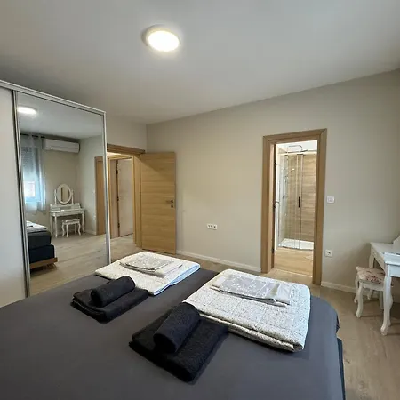 Tena Villa