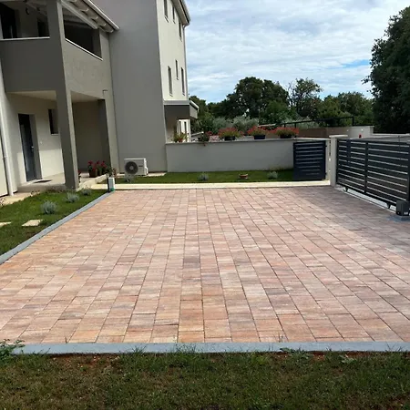 Vila Tena *
