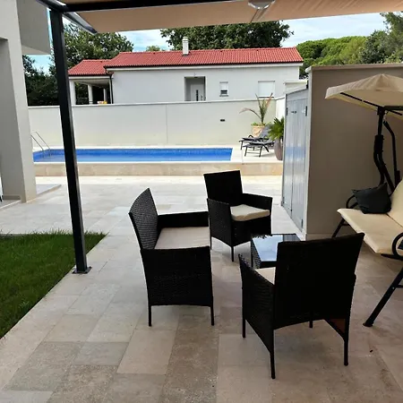 Tena Vila Medulin